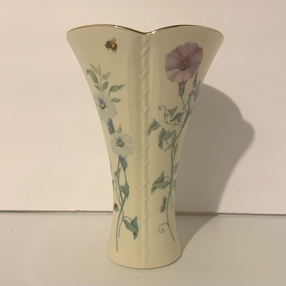 VTG Lenox Morningside Cottage Flared Vase, 8 1/4”.  Porcelain.  Made in USA.